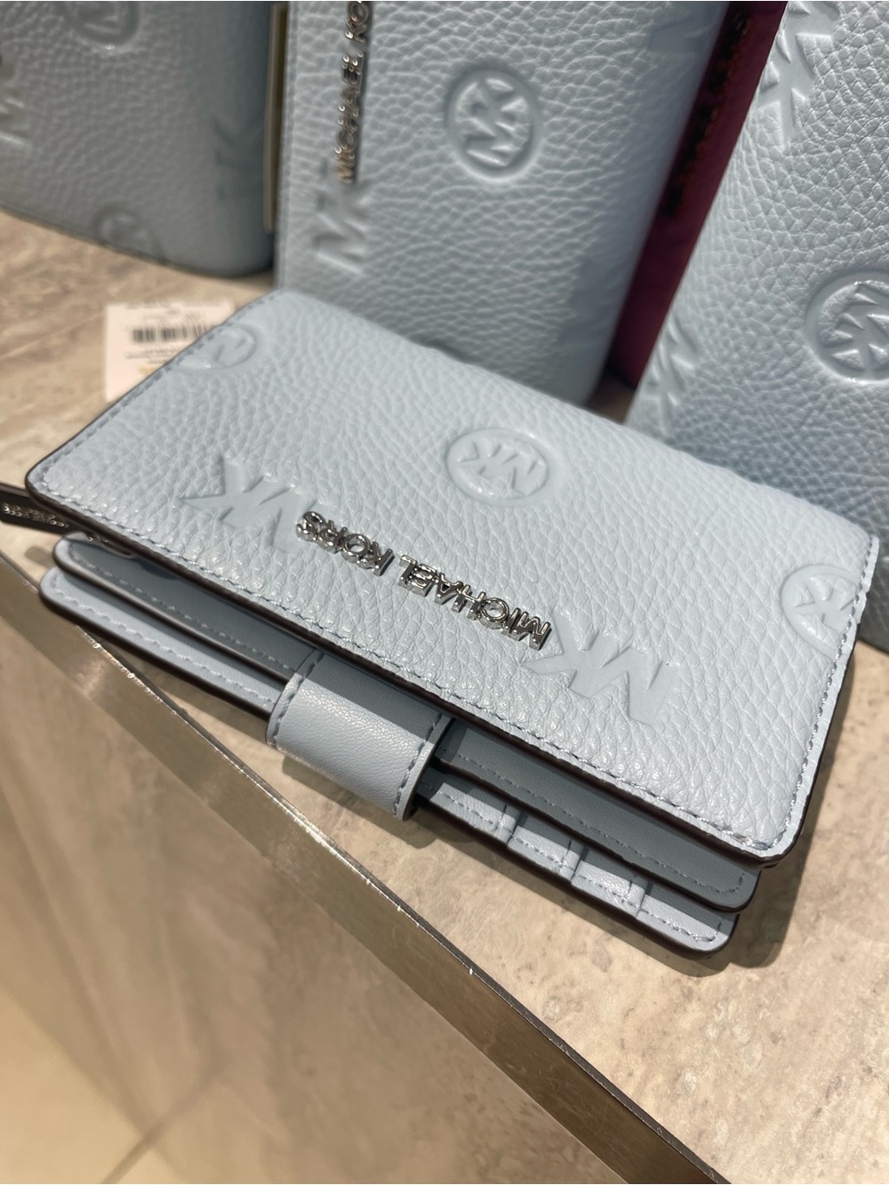 Michael Kors JST Md Logo Debossed Bifold Bilfold Compact Wallet
Pale Ocean
NWT - Picture 6 of 16